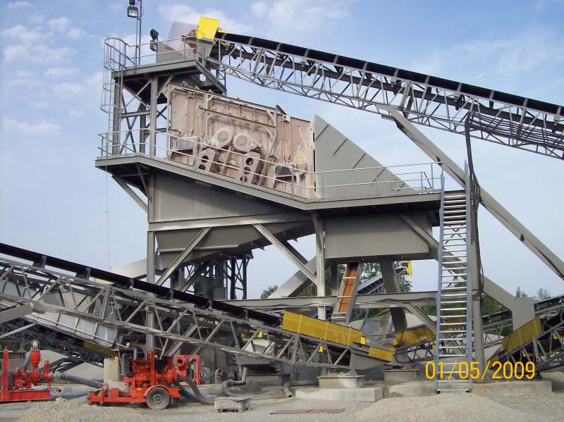 Screen Station Buildings and Screen Feed&Discharge Conveyors Steel Structures: Wet screen station processing sand