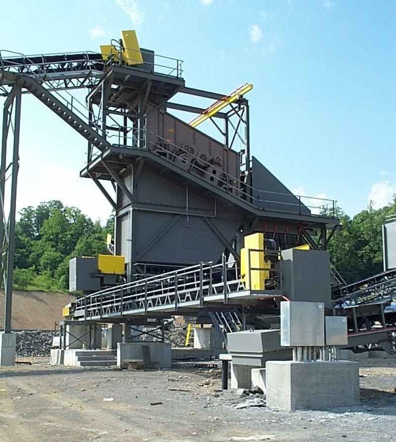 Screen Station Buildings and Screen Feed&Discharge Conveyors Steel Structures: Triple deck screen station