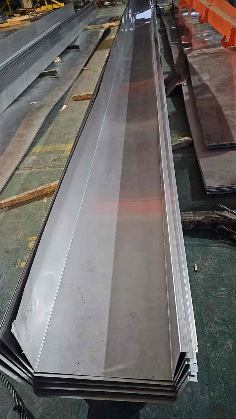 SS304D Roof Wall Building Cladding System-eave gutter 