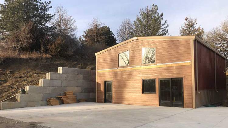 Residential_Metal_Buildings_with_Living_Quarters_4_steel-building-living-quarters-commander