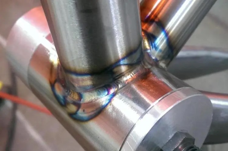 High Level Walkway Stainless Steel Structures:Splicing Butt Welding seam of handrails Welding Electrode Grade A302 and A312 by qualified welders as per WPS/PQRs