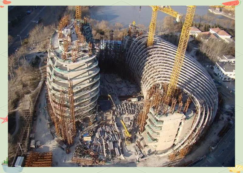 36 Successful installation curved structures