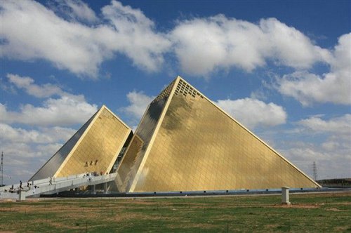 银川综合双金字塔办公楼钢结构 